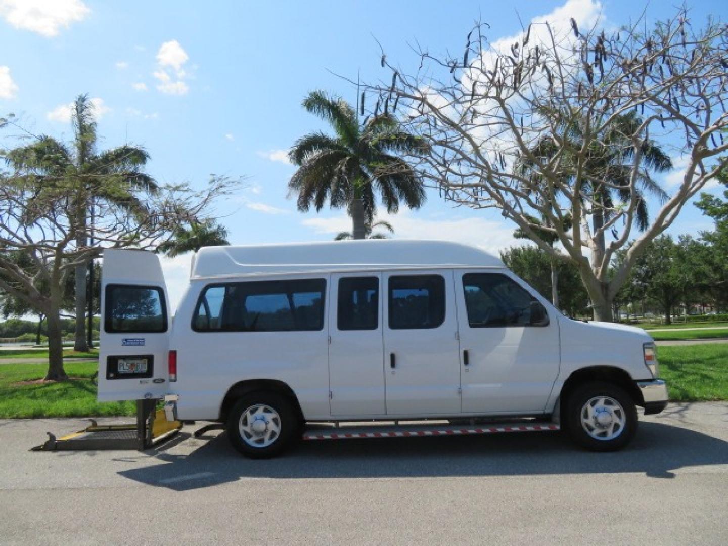 2014 White /Gray Ford E-Series Van (1FTNE1EW1ED) , Automatic transmission, located at 4301 Oak Circle #19, Boca Raton, FL, 33431, (954) 561-2499, 26.388861, -80.084038 - Photo#1